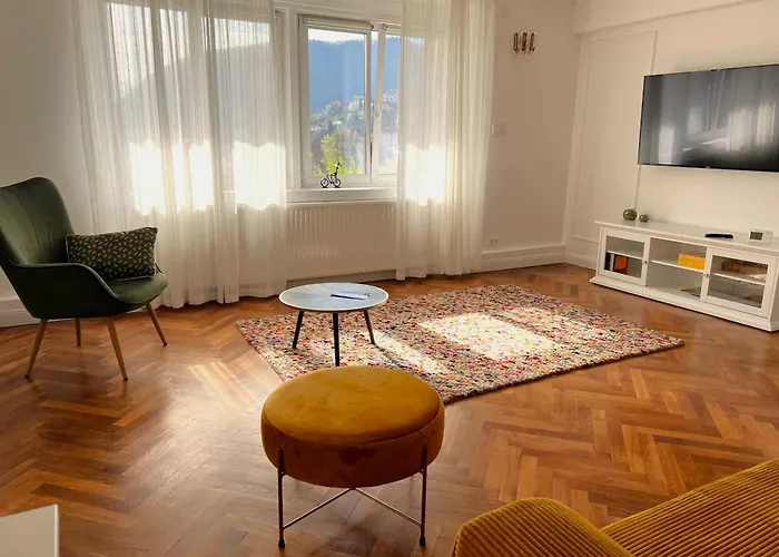 Cloos - Elegant Residence With Panoramic View