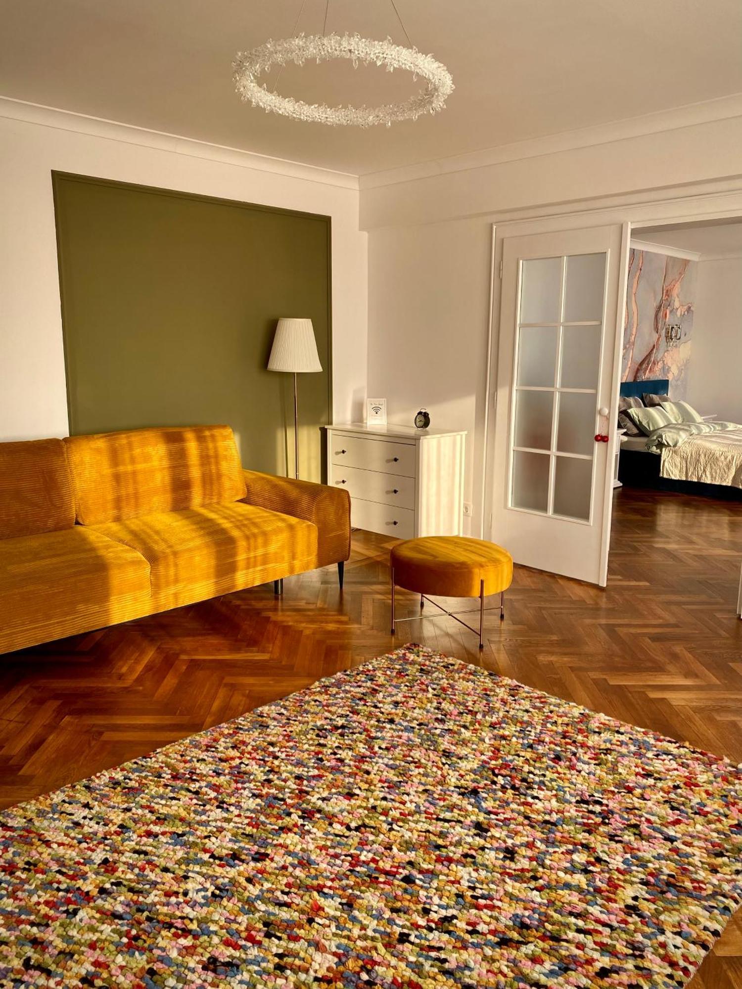 Cloos - Elegant With Panoramic View *